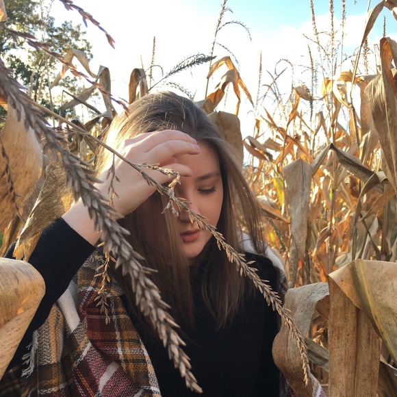 Meet your Posher, Aly - Picture 1 of 1